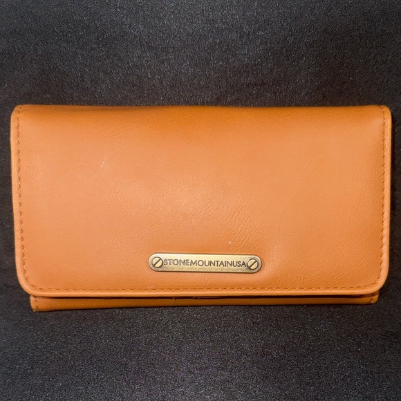 Stone Mountain Accessories Handbags - Stone Mountain USA wallet
